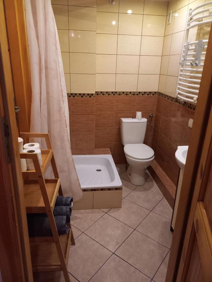 Pokoj 4 Osobowy W Centrum Gdanska Z Aneksem Kuchennym Rooms To Let Екстериор снимка